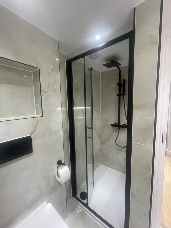 Room Durham Road in Greater London
