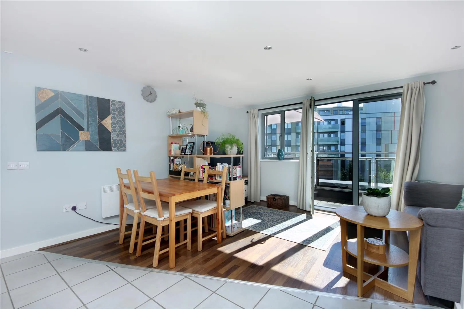 Flat Lapis Close in Greater London