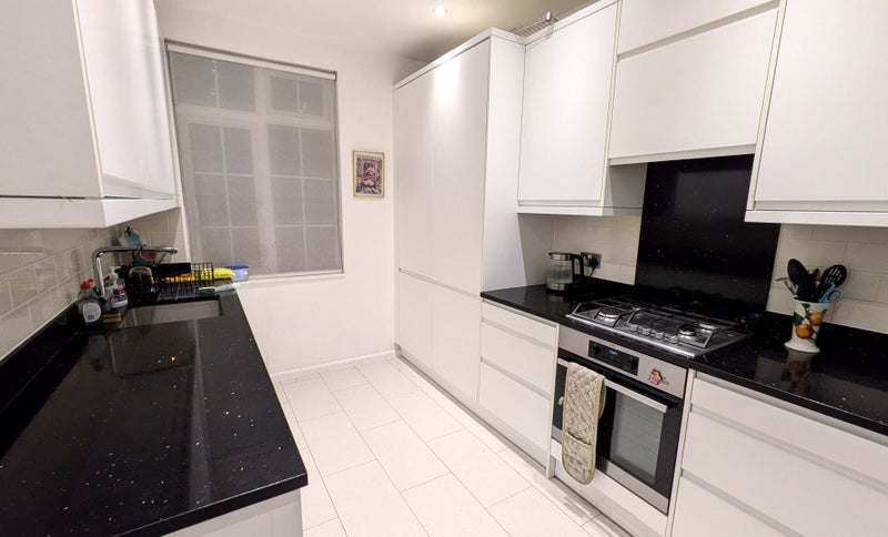 Room Streatham High Road in Greater London