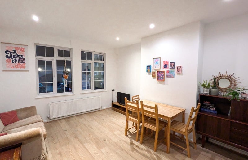 Room Streatham High Road in Greater London