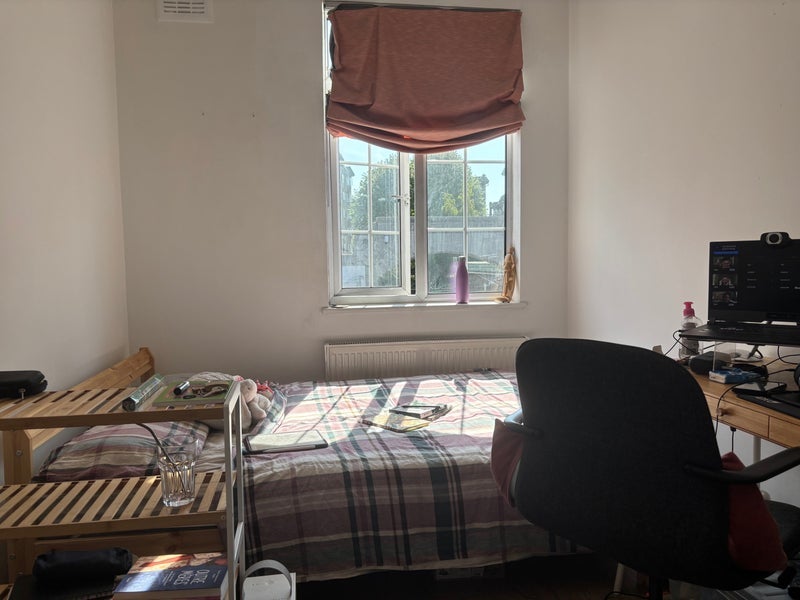 Room Streatham High Road in Greater London