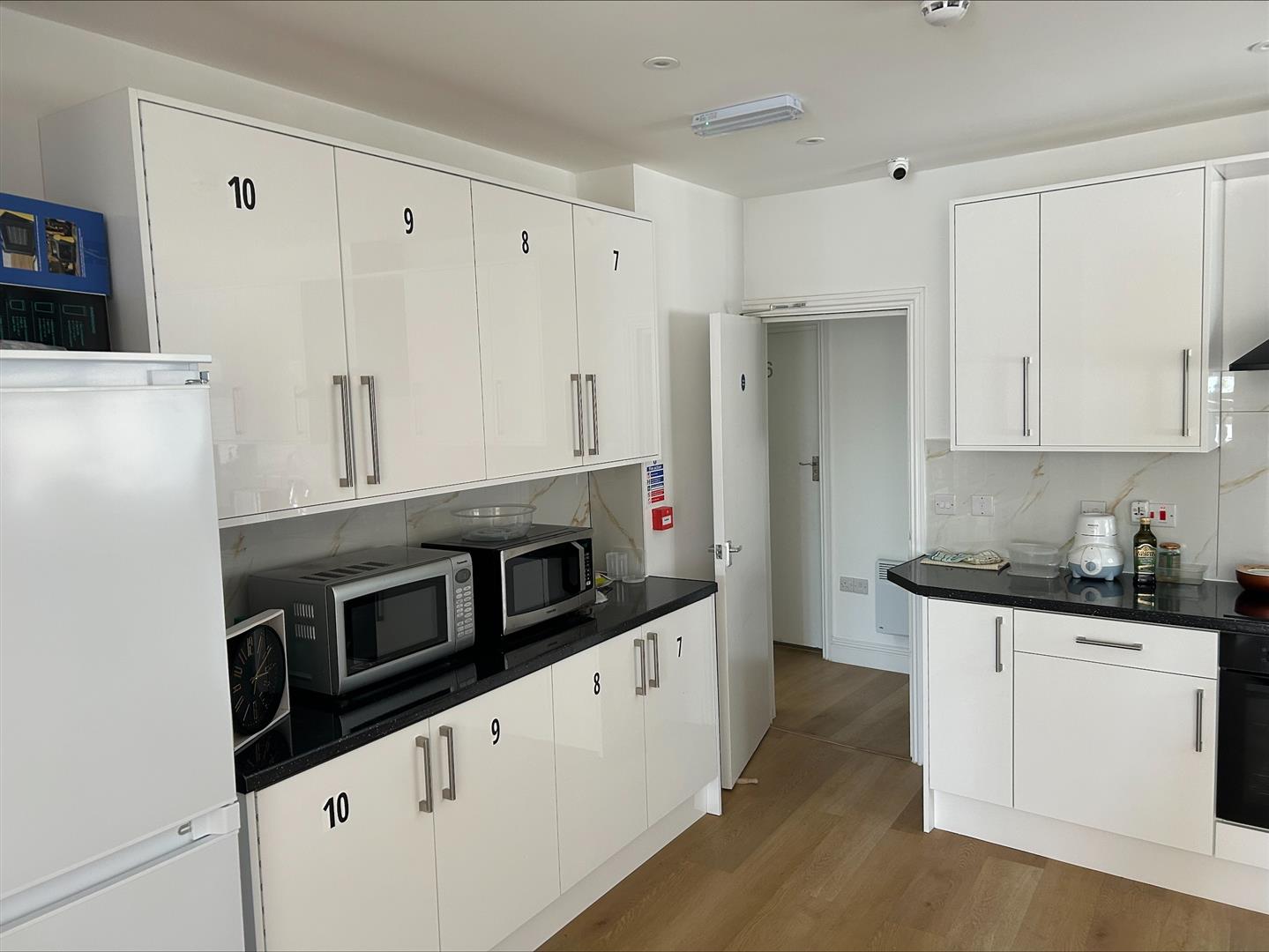 Room Bath Road in Greater London