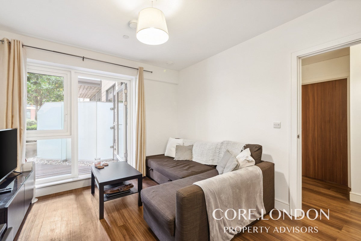 Flat Longfield Avenue in Greater London