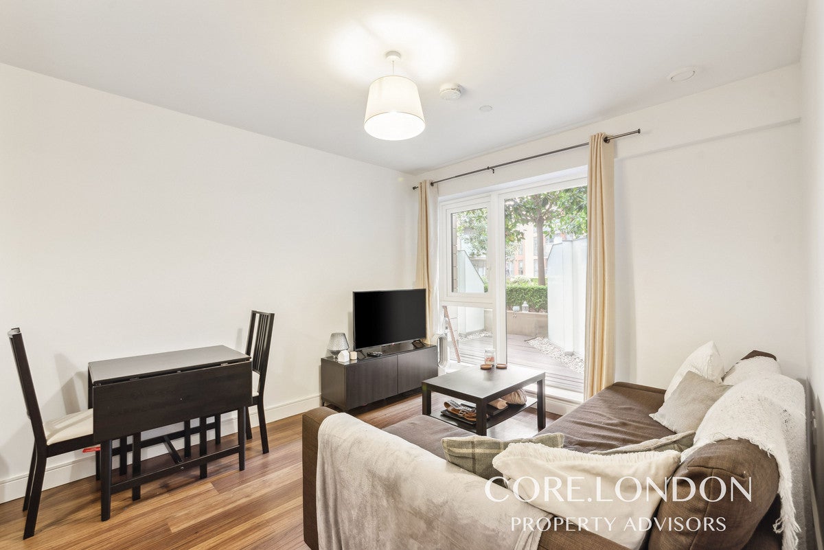 Flat Longfield Avenue in Greater London