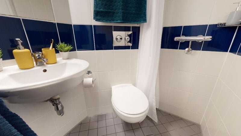 Room Pitfield Street in Greater London