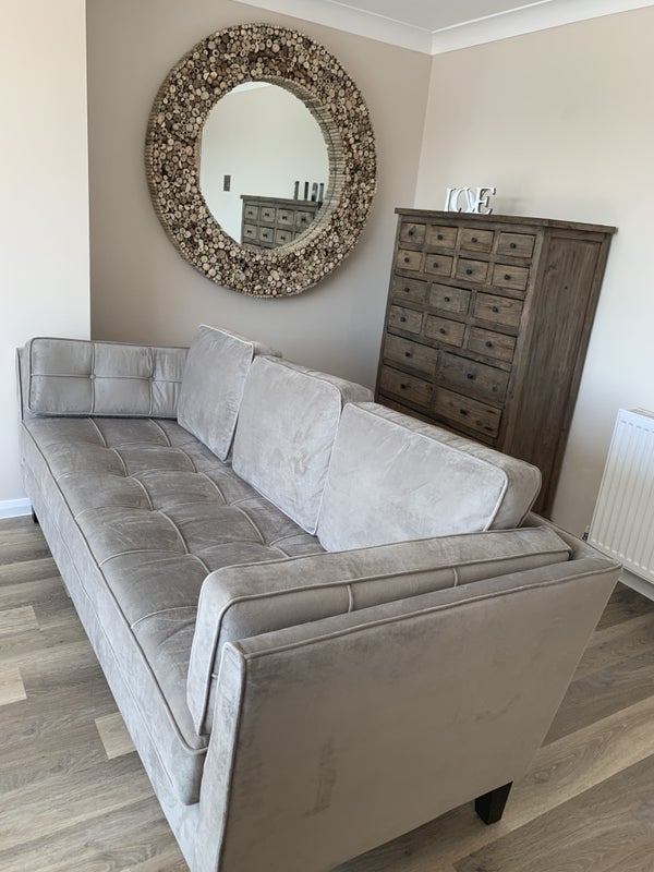 Room Arden Road in Crawley