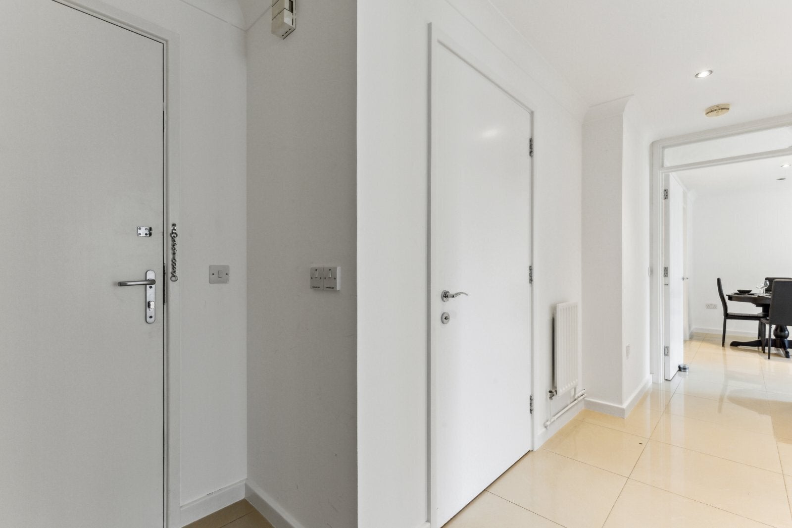 Flat Heathstan Road in Greater London