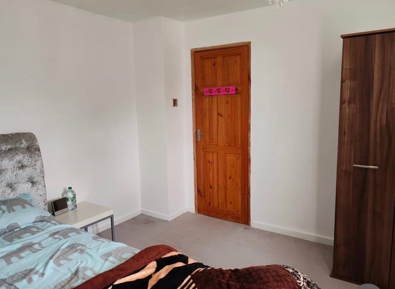 Flat Dobson Road in Crawley