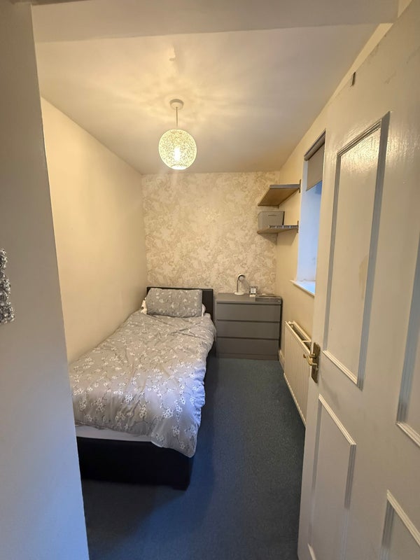 Room Cambridge Gardens in Greater London
