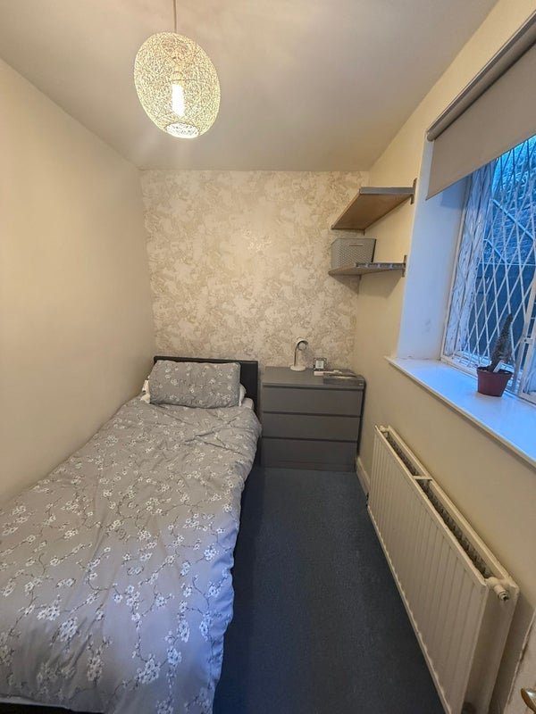 Room Cambridge Gardens in Greater London
