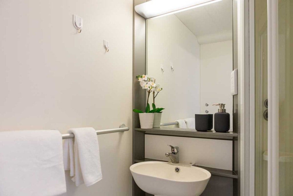 Room Market Road in Greater London