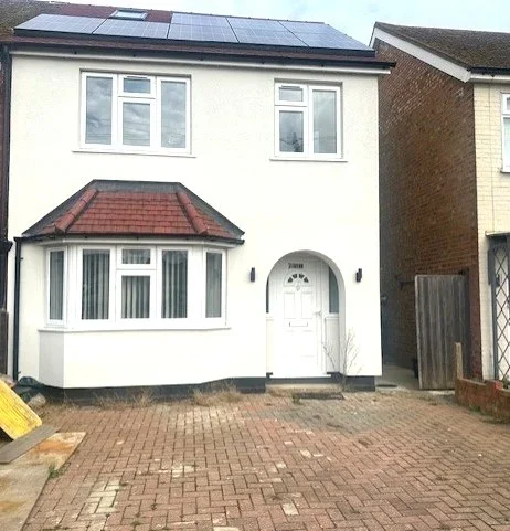 Flat Staines Road West in Borough of Spelthorne