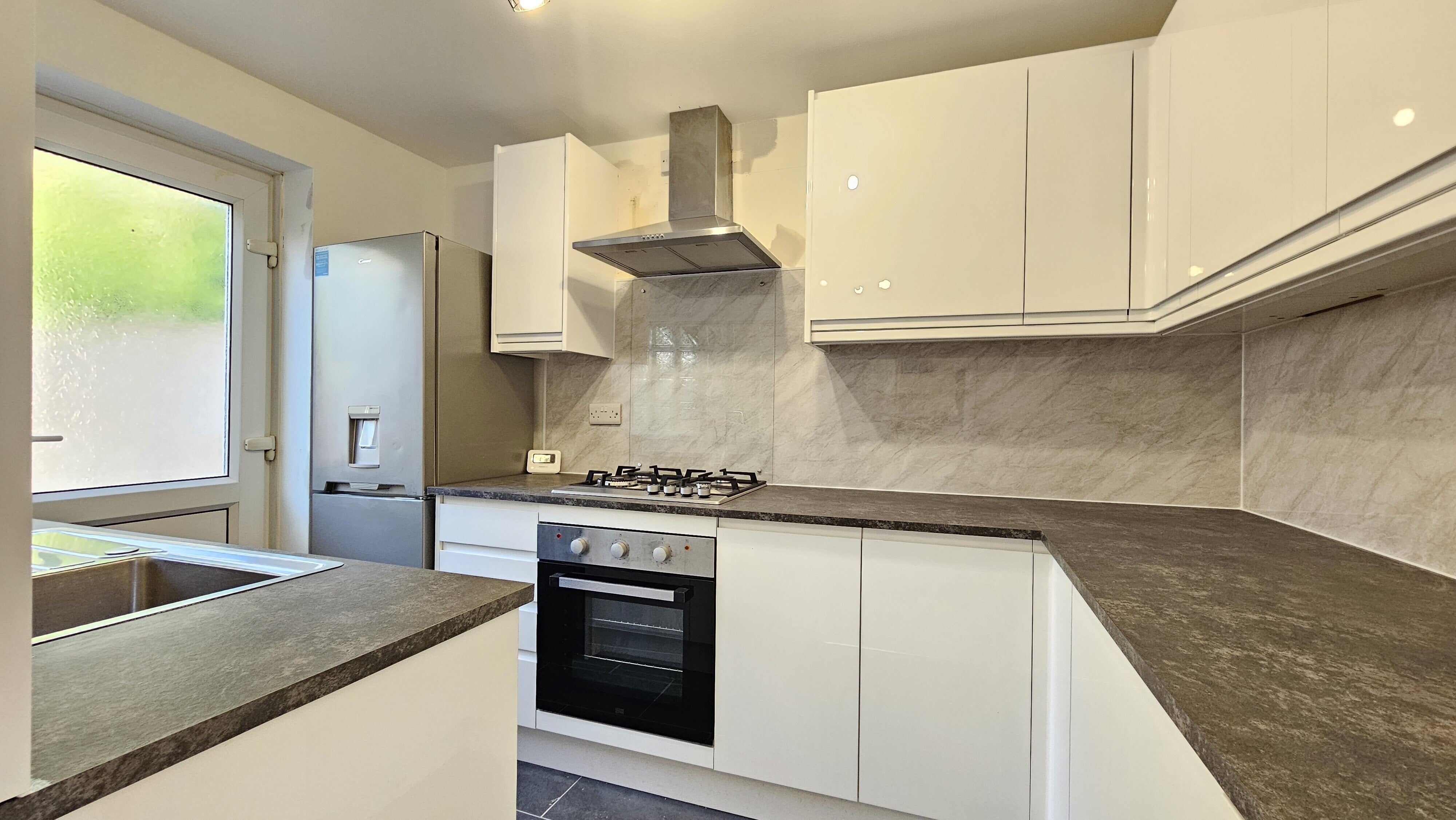 House Penney Close in Dartford