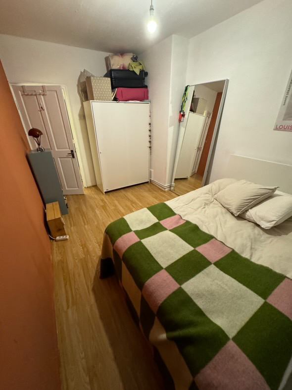 Room Pembury Road in Greater London