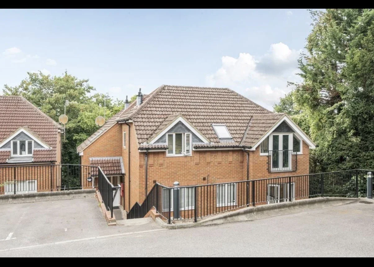 Flat Conifer Rise in High Wycombe