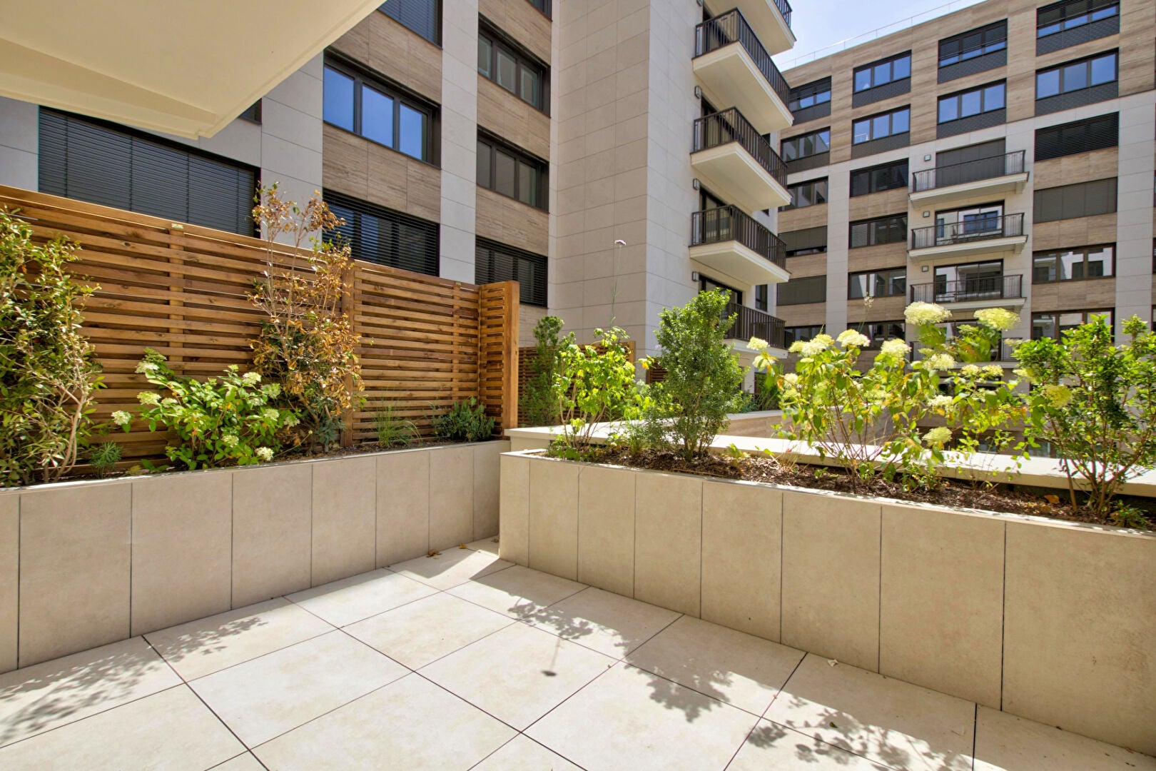 Flat Rue de Lesseps in Neuilly-sur-Seine