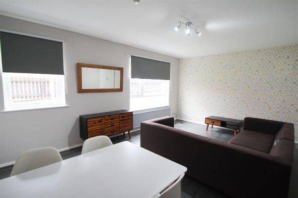 Flat Westfield Terrace in Leeds
