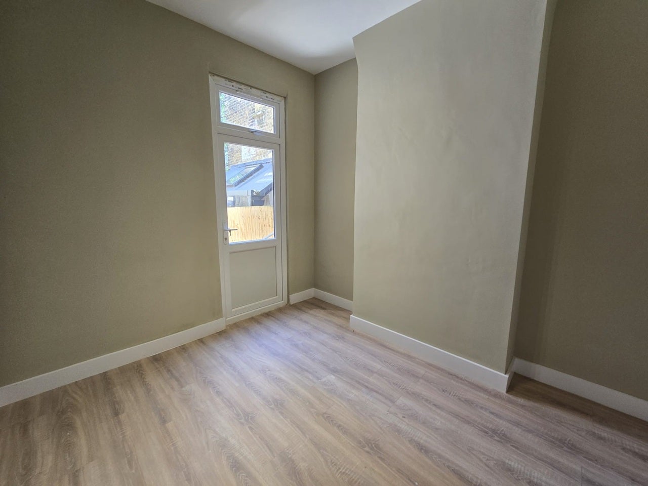 Flat Rainville Road in Greater London
