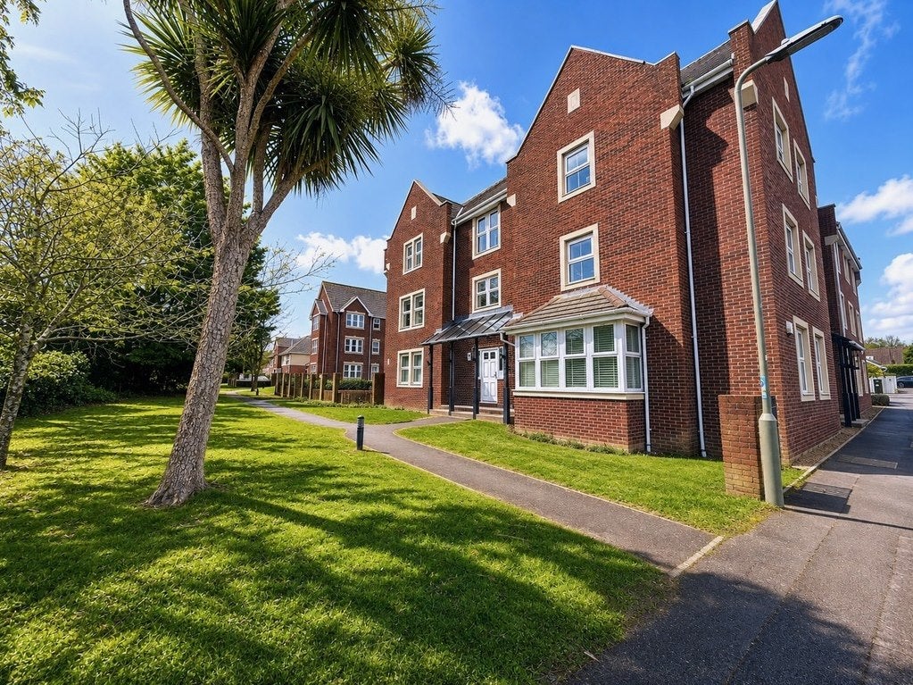 Flat Oysell Gardens in Fareham