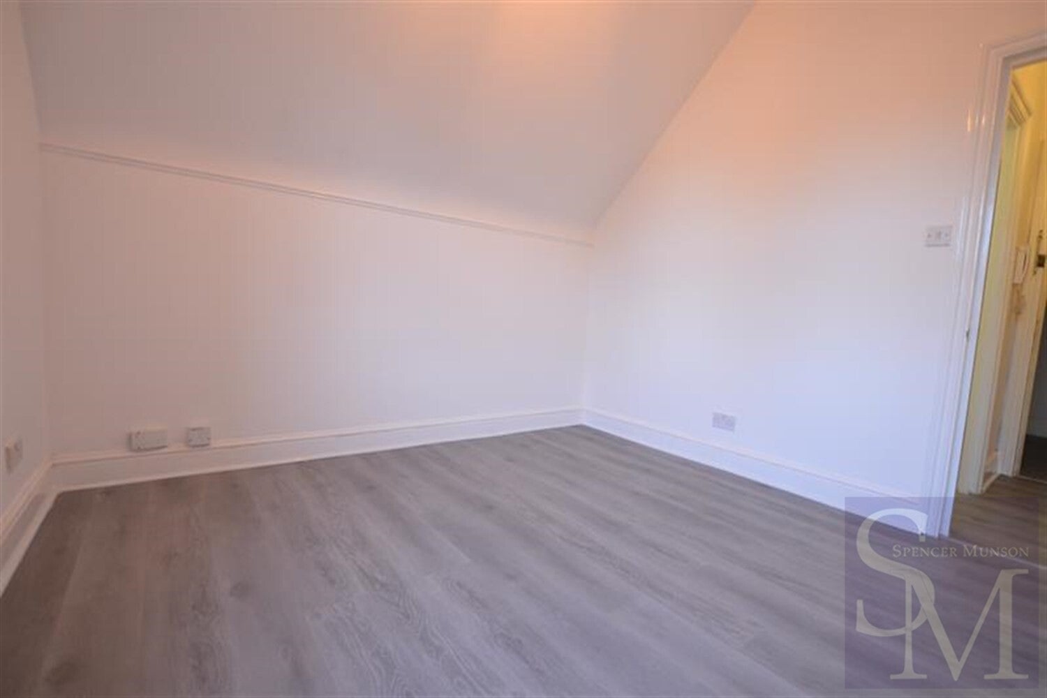 Flat Hermon Hill in Greater London