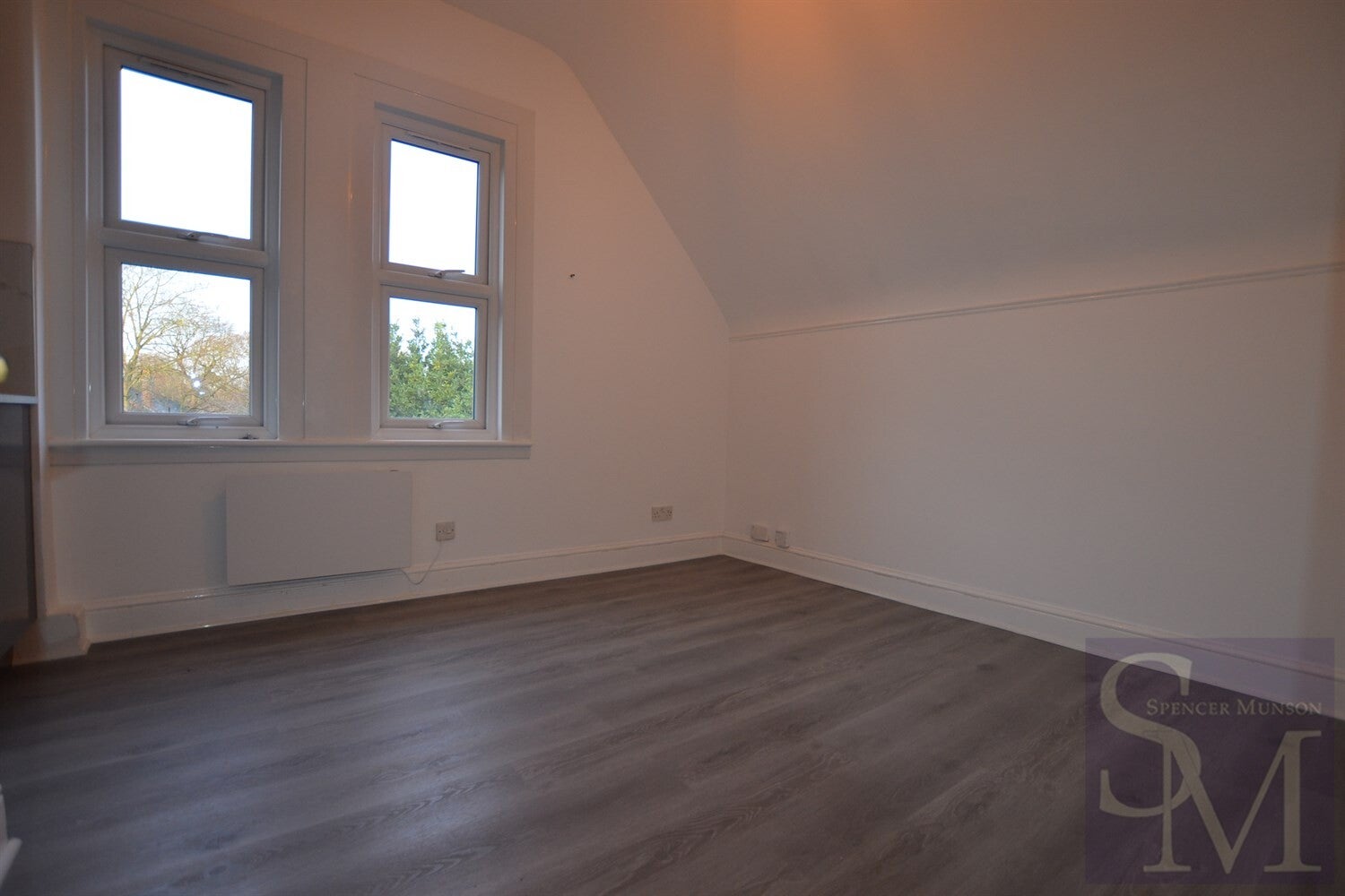 Flat Hermon Hill in Greater London