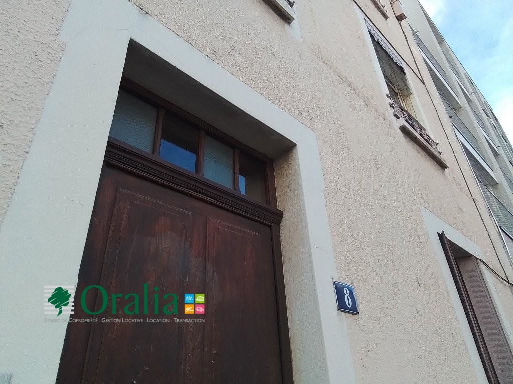Flat Rue du Général de Miribel in Lyon