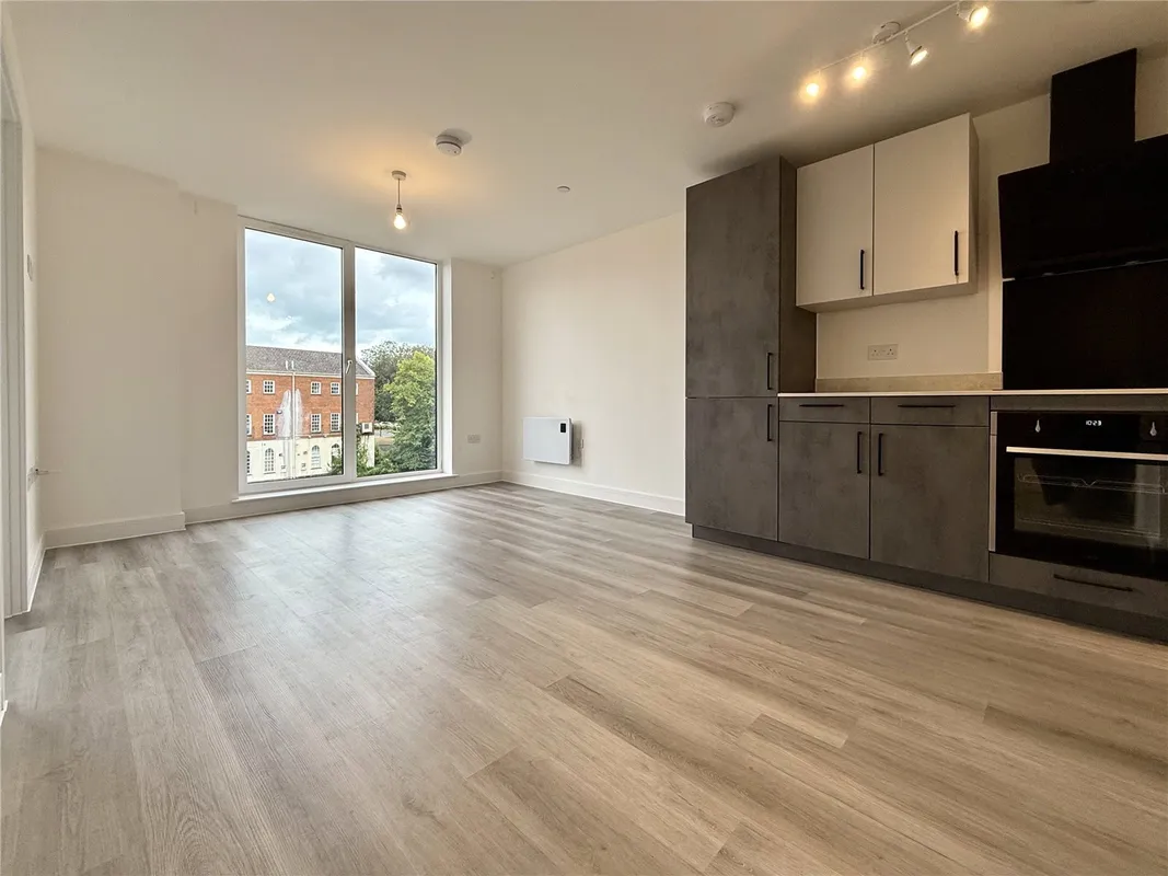 Flat Parkstone Road in Poole