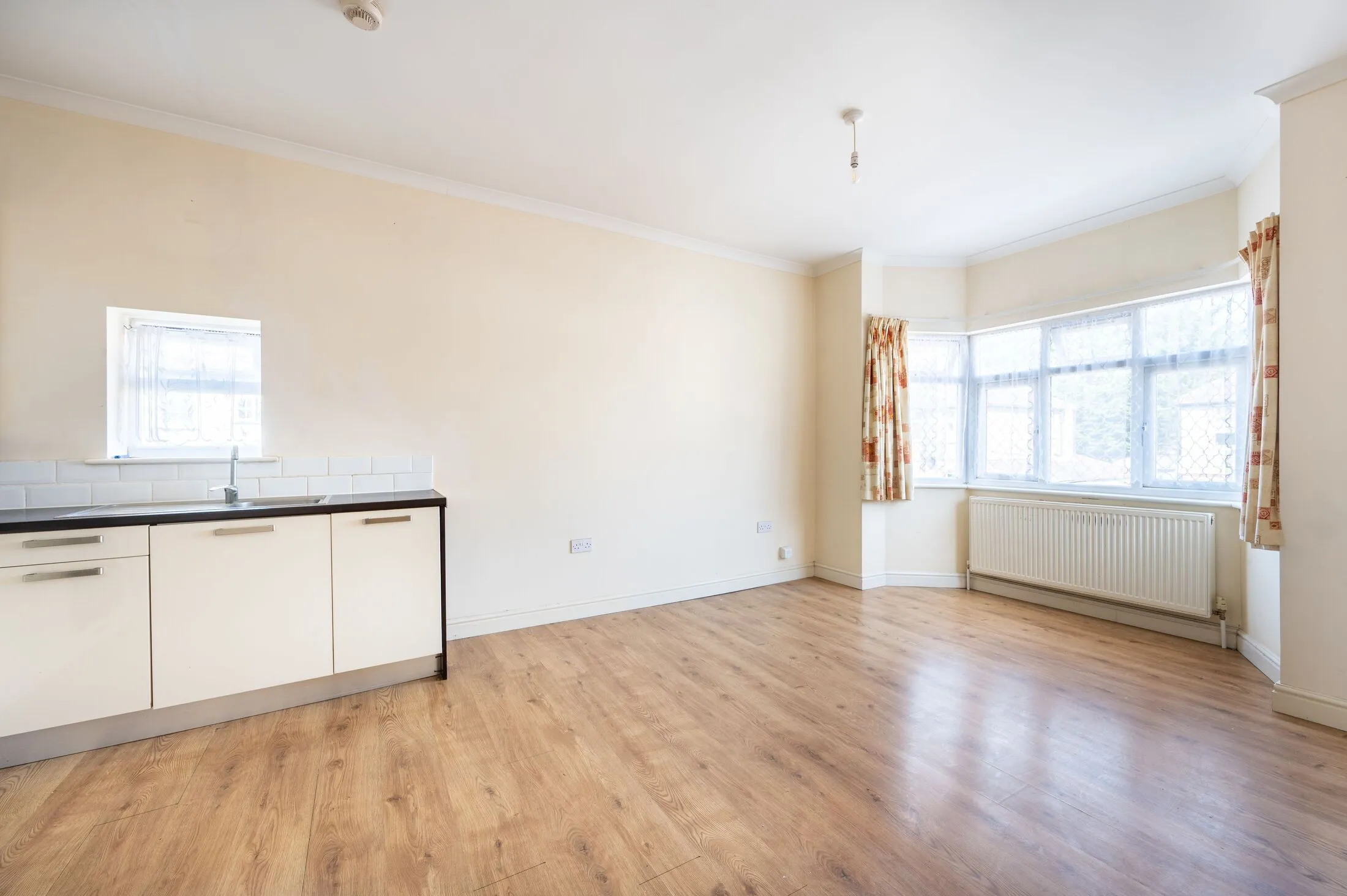 Flat Nibthwaite Road in Greater London