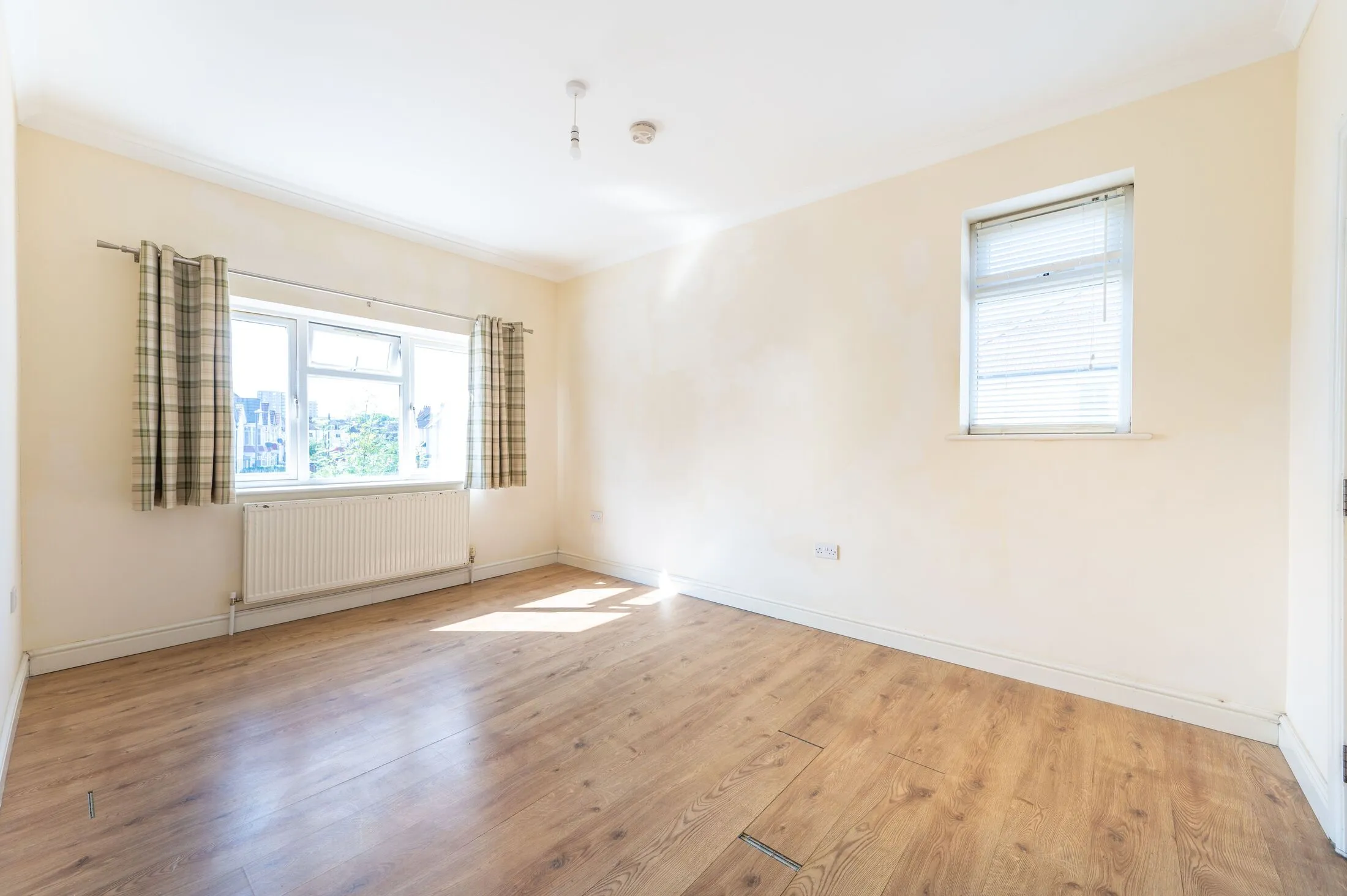 Flat Nibthwaite Road in Greater London