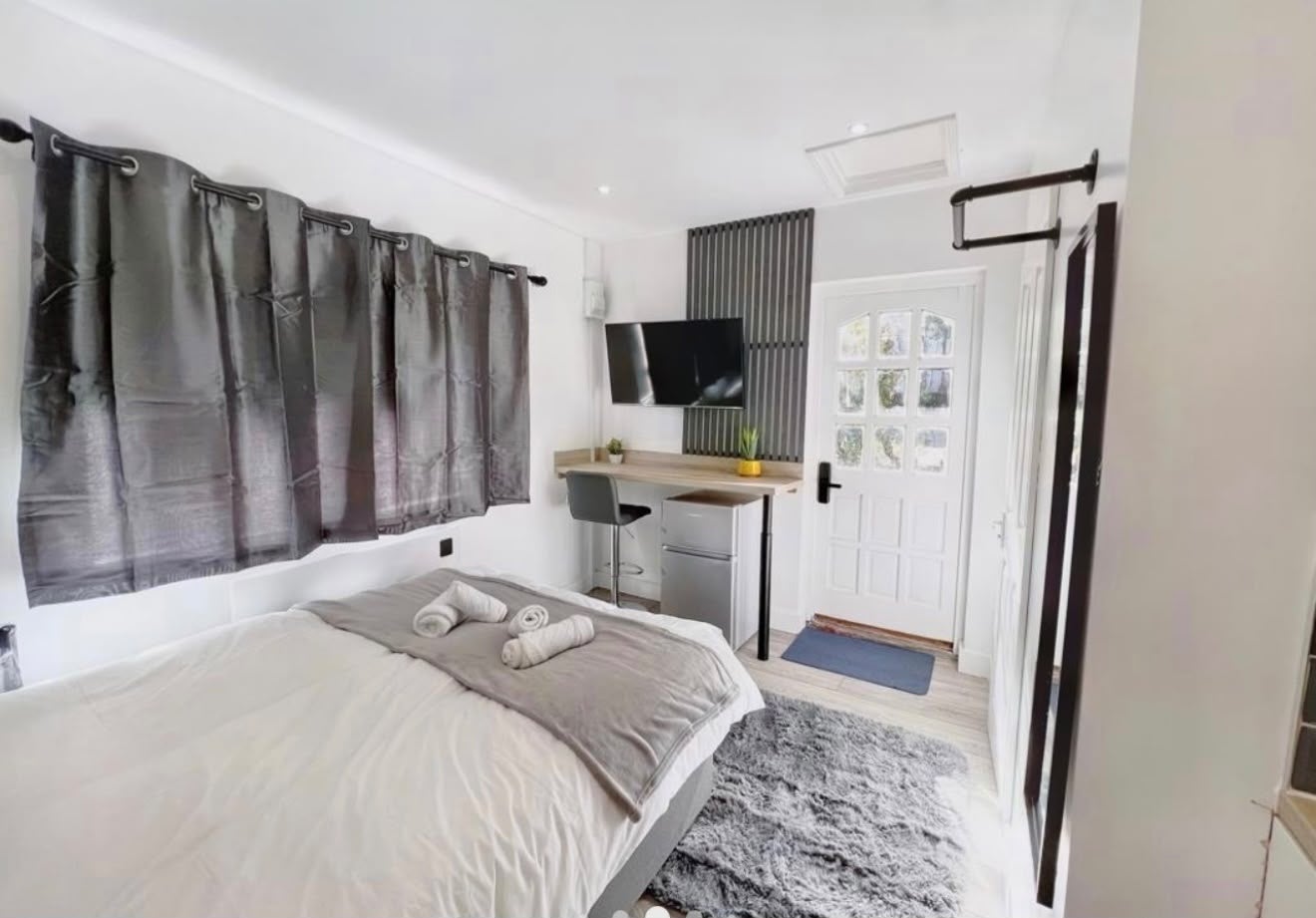 Flat Nottingham Road in Greater London