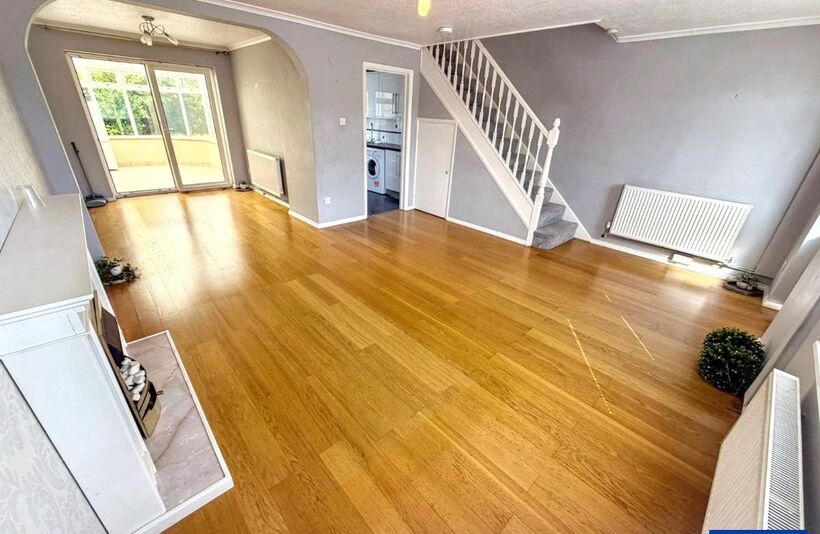 House Oving Close in Luton