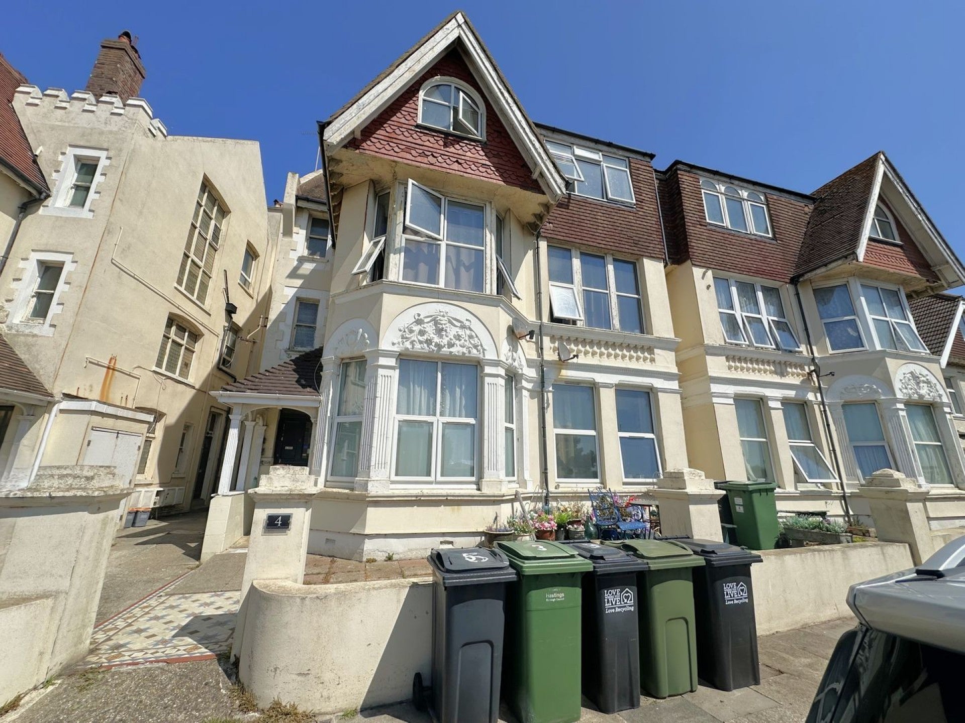 Flat Grosvenor Crescent in St Leonards