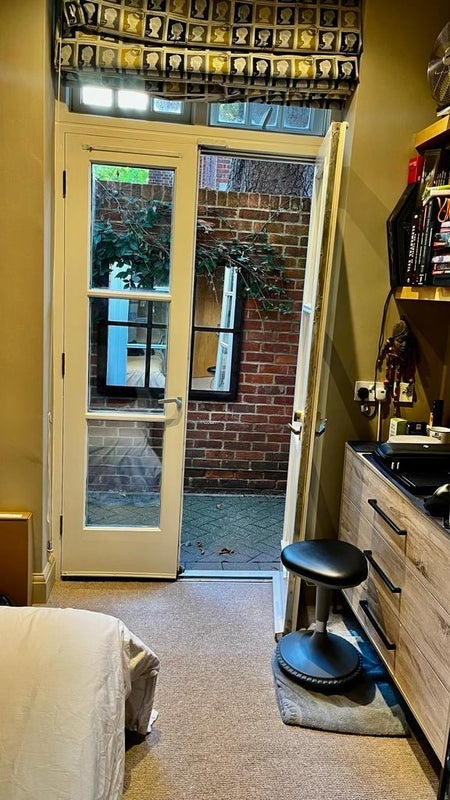Room Samuels Close in Greater London