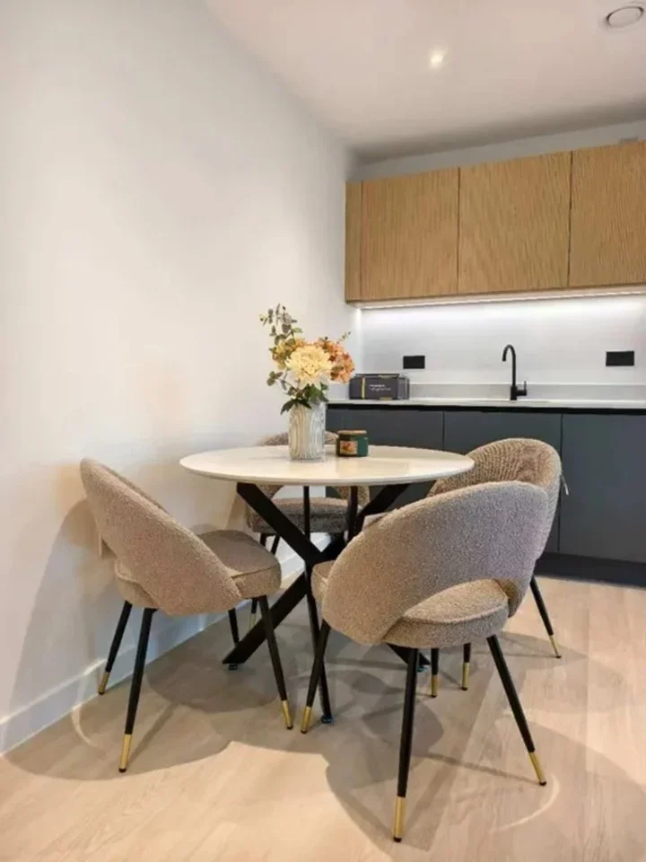 Flat West Parkside in Greater London