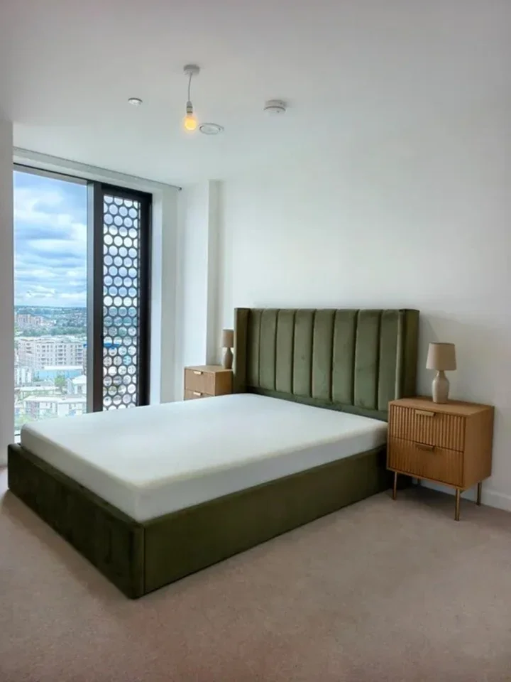 Flat West Parkside in Greater London