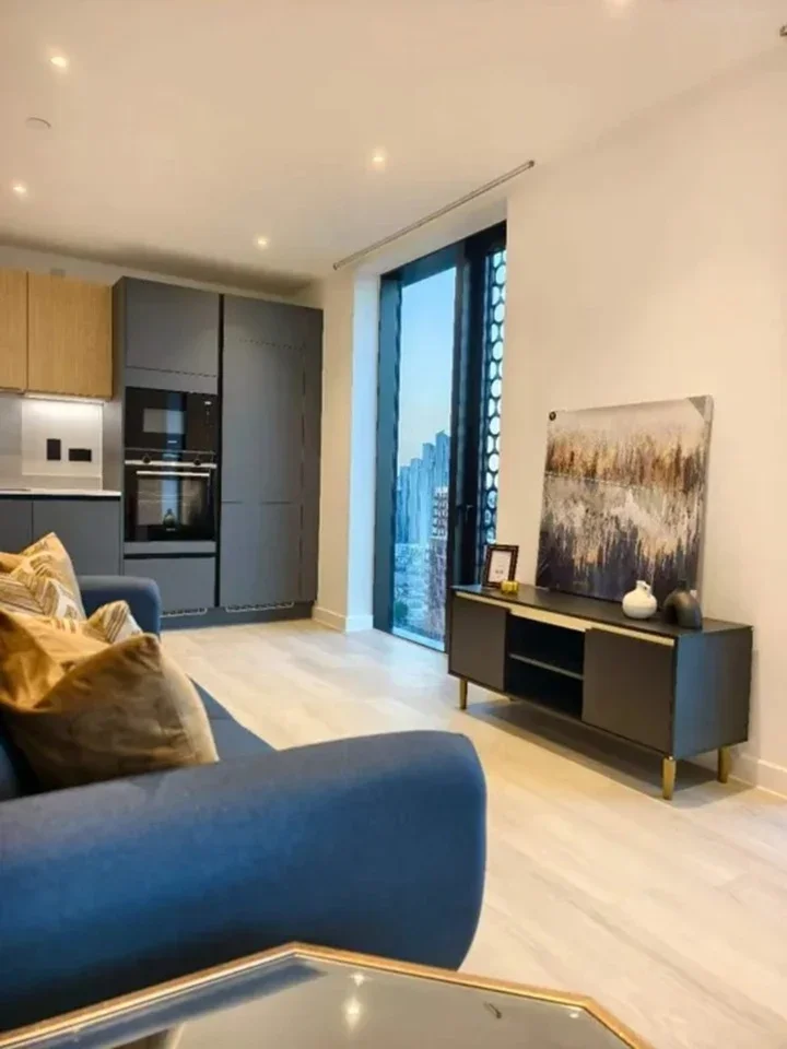 Flat West Parkside in Greater London
