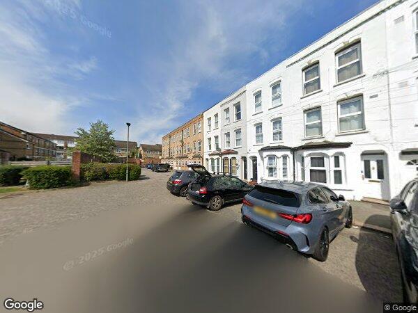 Room Challin Street in Greater London