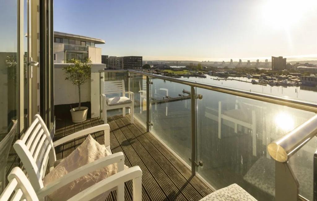 Flat Gallions Reach Shopping Park in Greater London