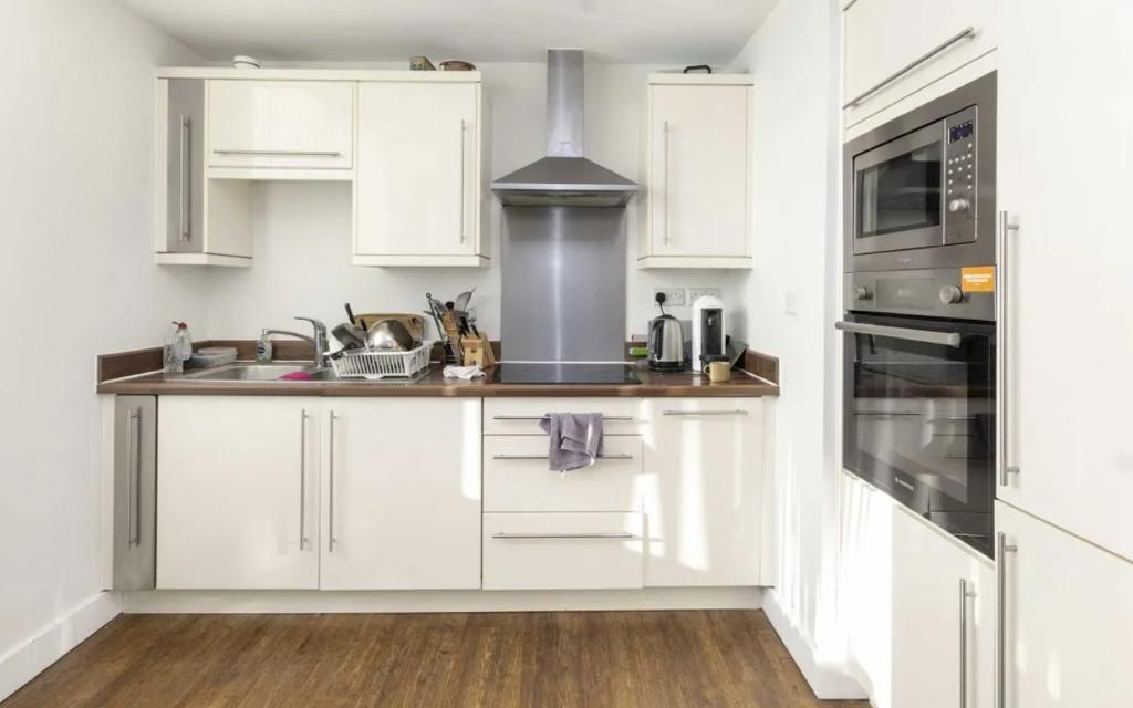 Flat Gallions Reach Shopping Park in Greater London