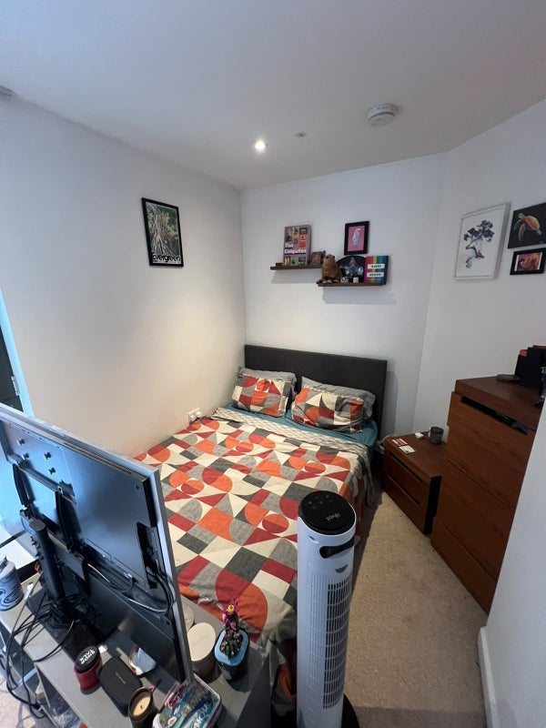Room Elis Way in Greater London