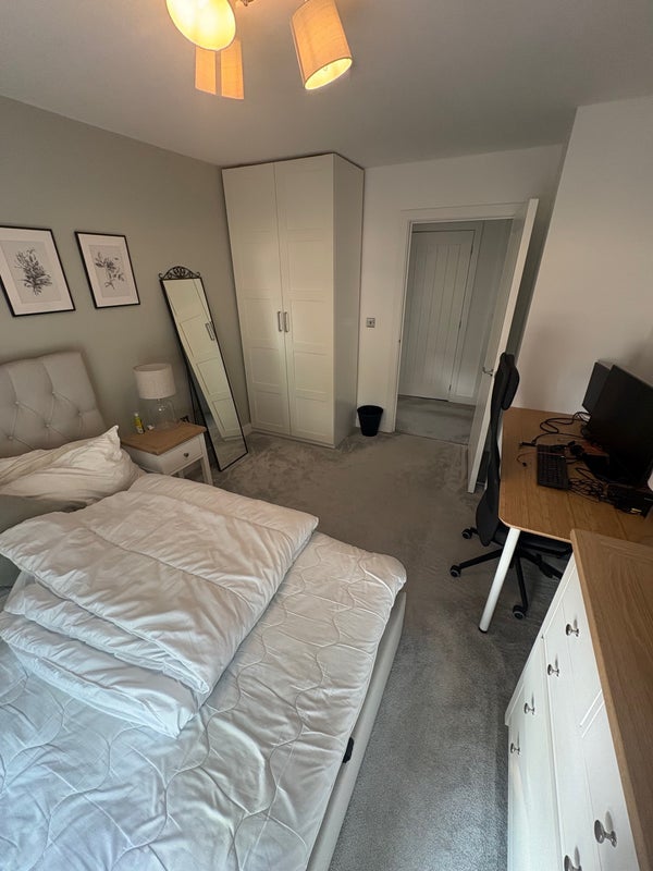 Room Oldham Road in Manchester