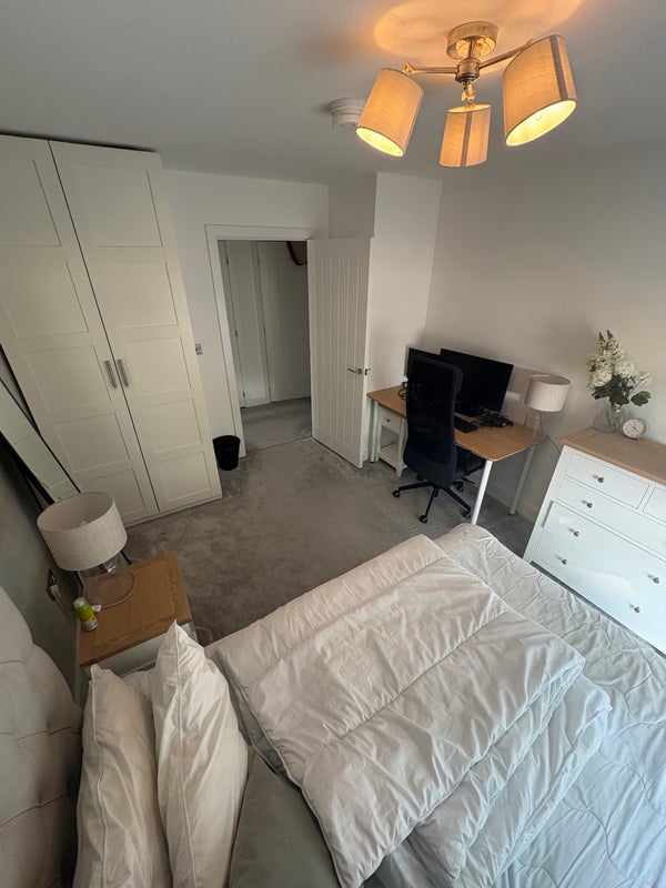Room Oldham Road in Manchester
