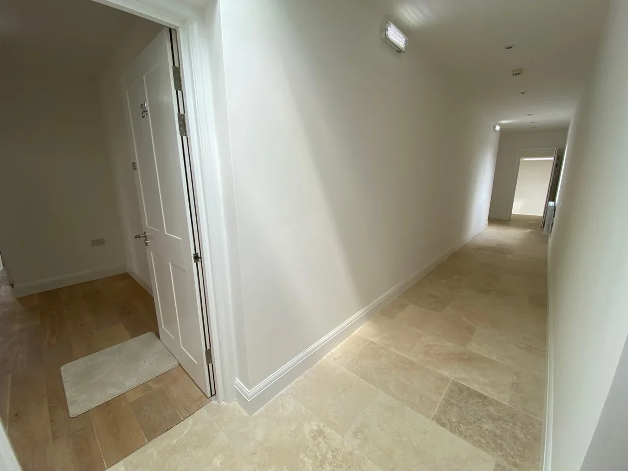 Flat Queens Square in Crawley