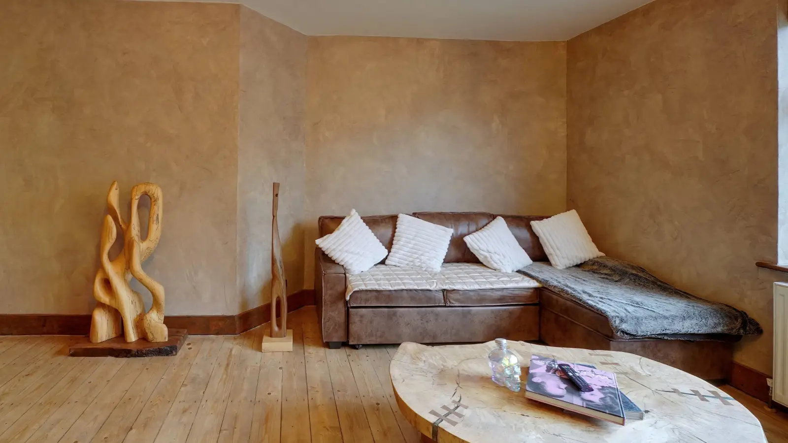 Flat Burnt Oak Broadway in Greater London