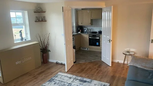 Flat Derby Road in Greater London
