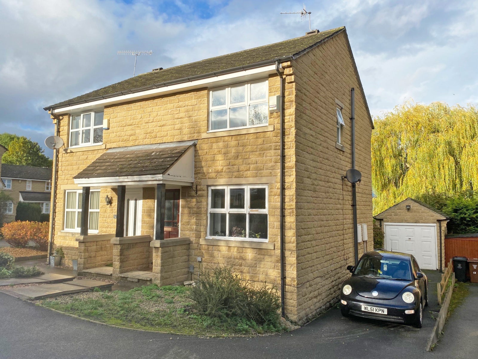 House Slingsby Close in Bradford