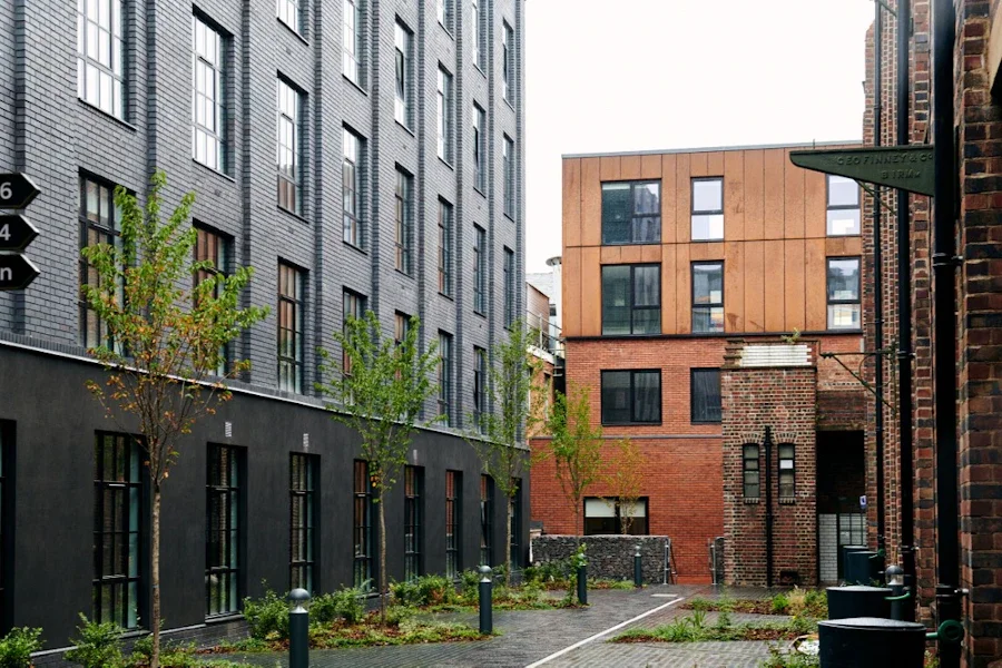 Flat Lantern Yard in Nuneaton