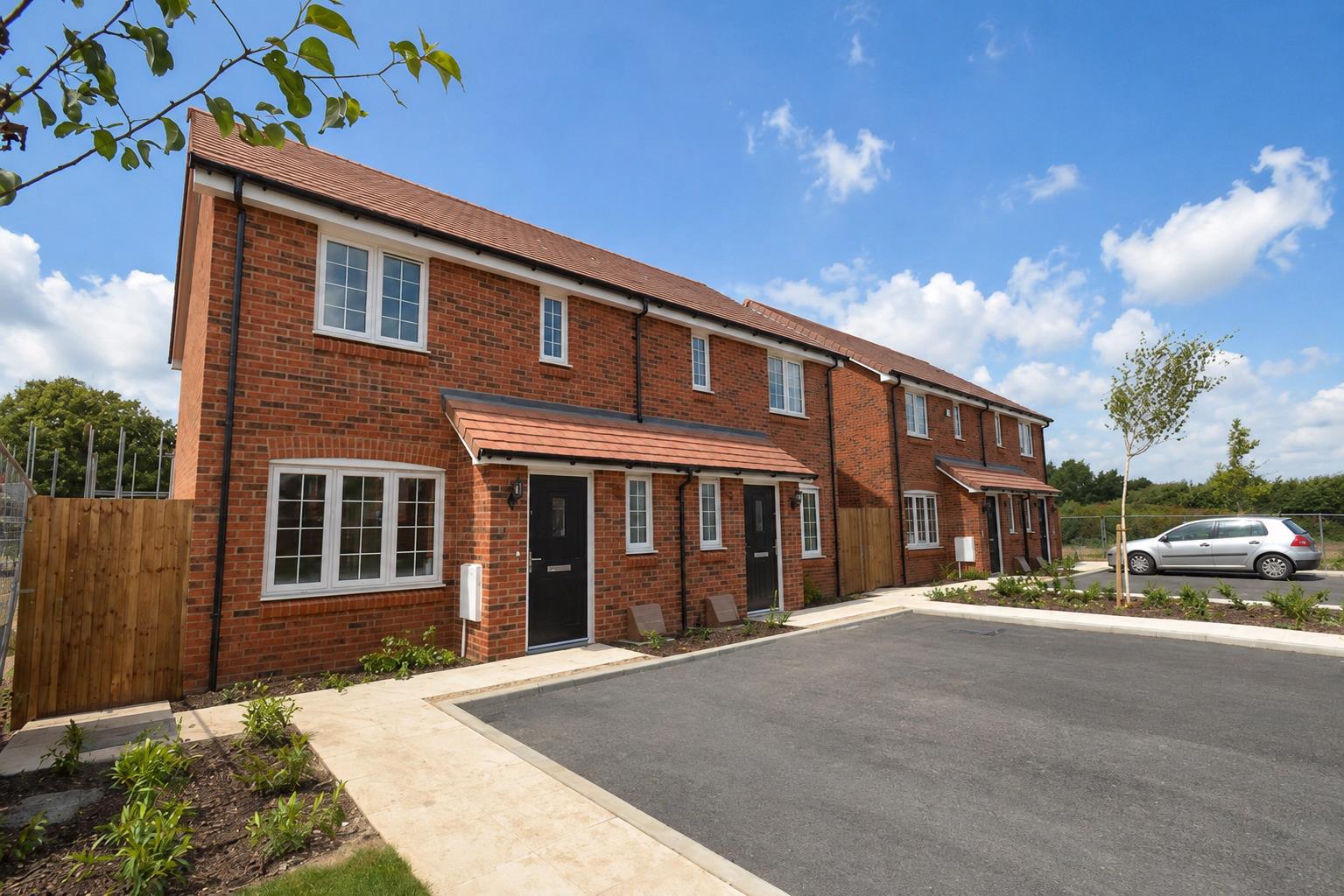 House Robinson Crescent in Crawley