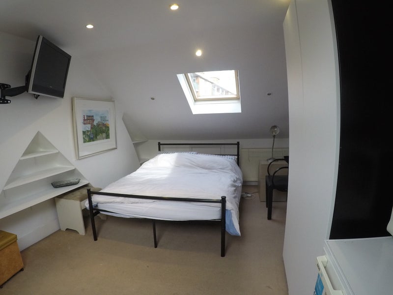 Room Turneville Road in Greater London