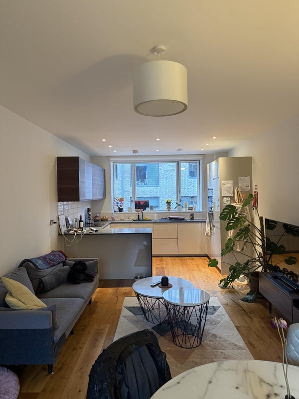 Room Cloud Street in Greater London